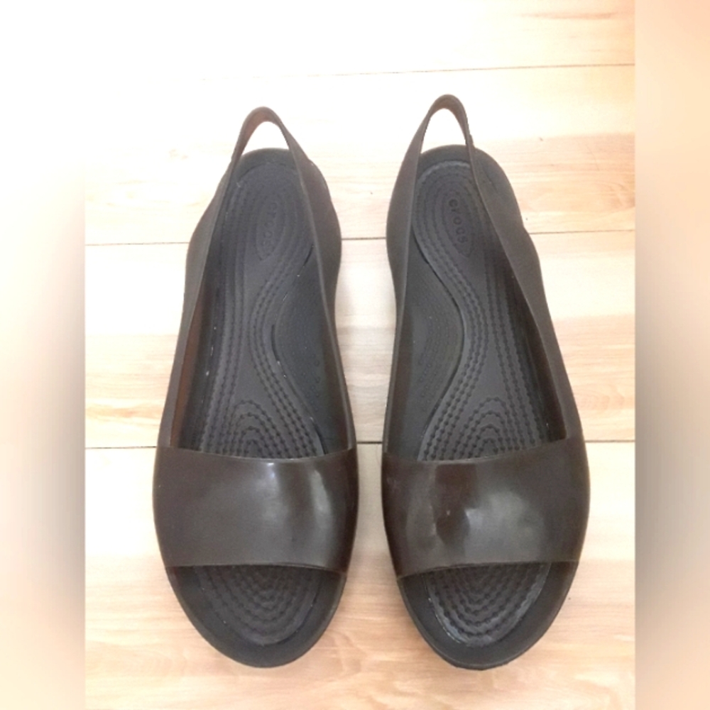 CROCS WOMEN'S BROWN SLINGBACK SANDALS